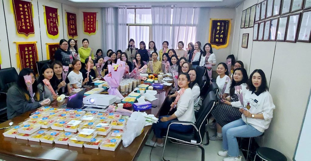 昊阳祝福所有女神们节日快乐！